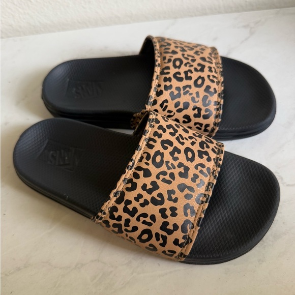 VANS Slides - Picture 1 of 6